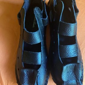 Soft leather black shoes with velcro adjustment on both sides 7.5